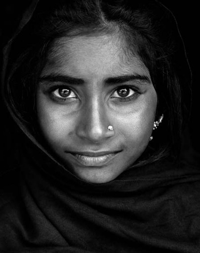 Mario Marino, Portrait eines Gypsie Mädchens, Indien 2014