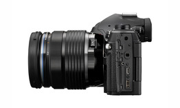 C122_OM-1_BLK_Rightside_Cover_Open_1240-2